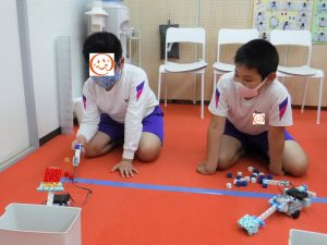 ロボットプログラミングの様子