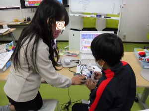 作ったゲームで遊んでいる様子