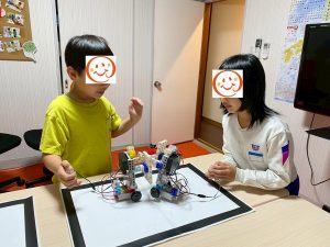 ロボット対決の様子