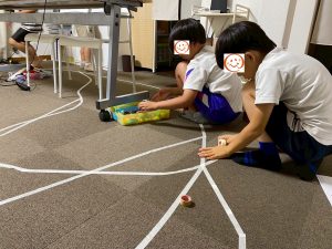 コースを作っている様子