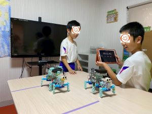 歩行タイムを競っている様子