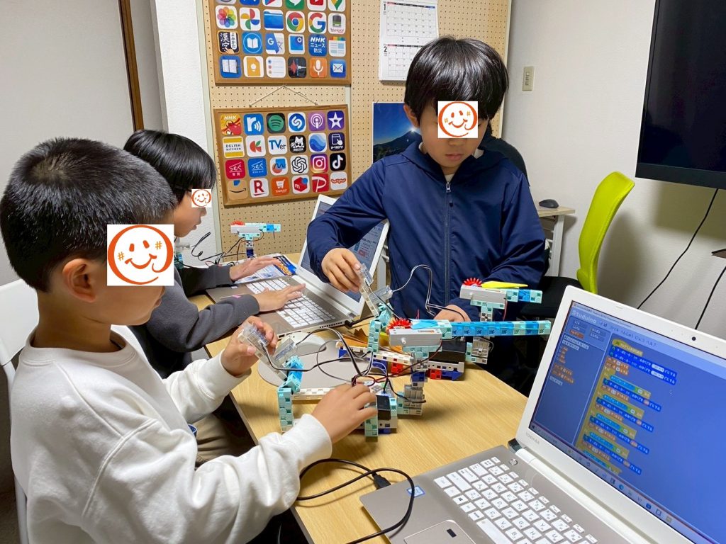 プログラミングしている様子